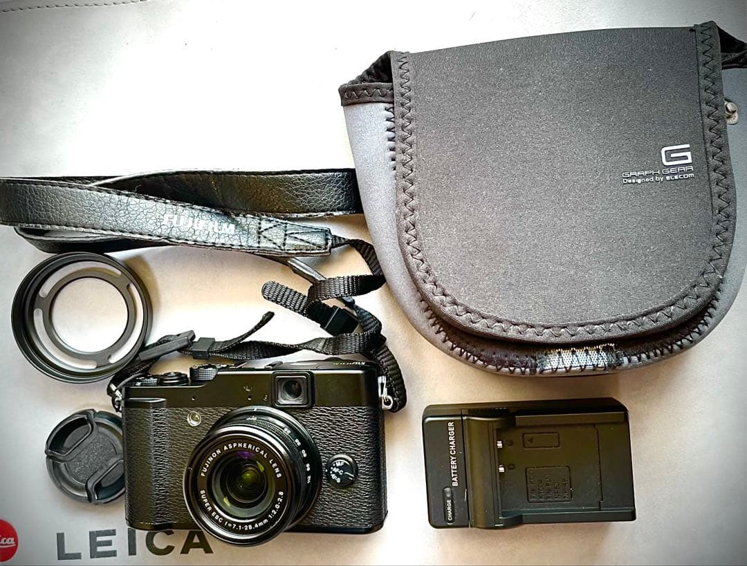 a*y様 美麗品　希少　Fujifilm X10 コンパクトデジタルカメラ