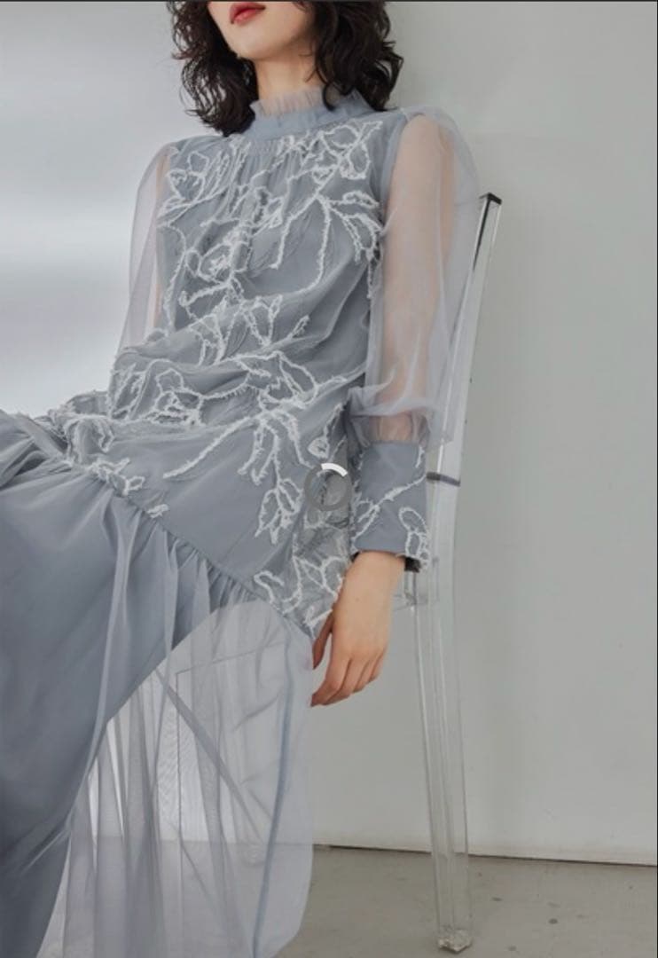 niana フェザーフラワーチュールドレス グレー　M