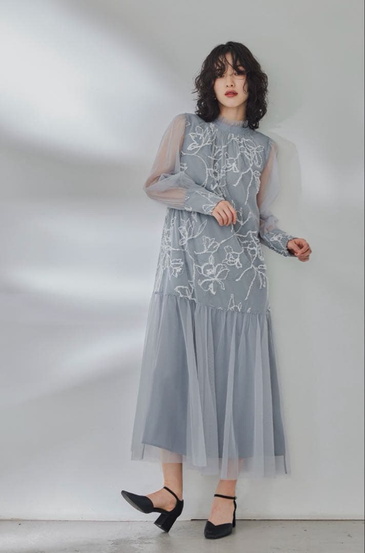 niana フェザーフラワーチュールドレス グレー　M