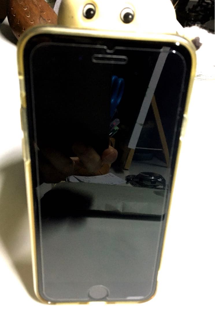 クルクルクルメ 新品同様 iPhone SE 第3代 本体 SIMフリー