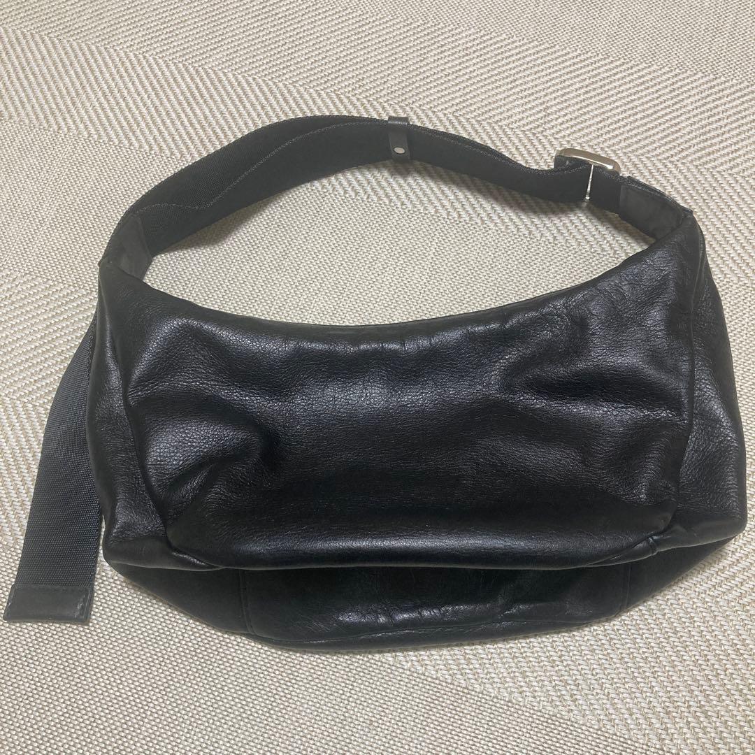 russet ソフトレザーラウンドショルダーバッグ