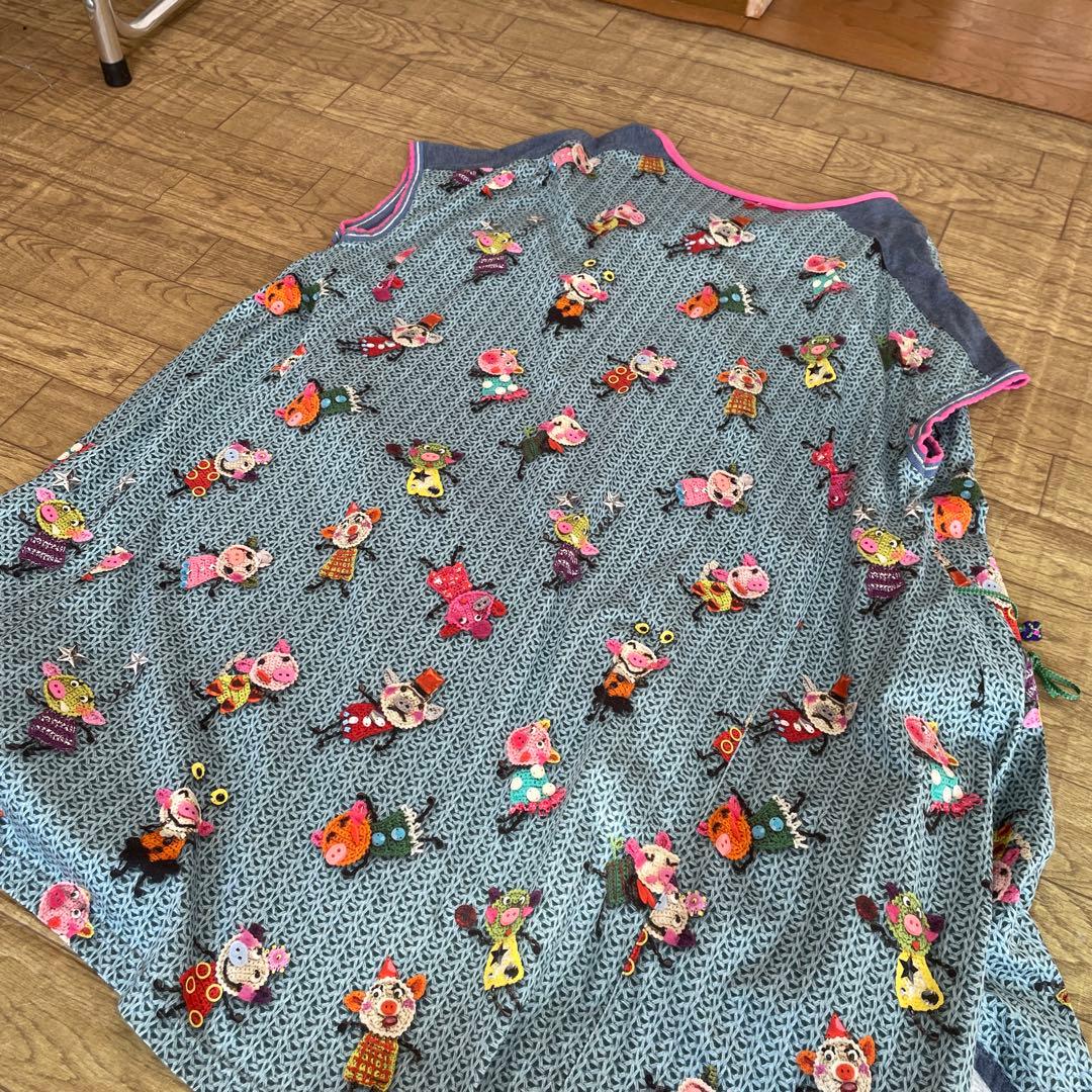 アルベロベロ　カラフルキャラクター刺繍 半袖チュニック