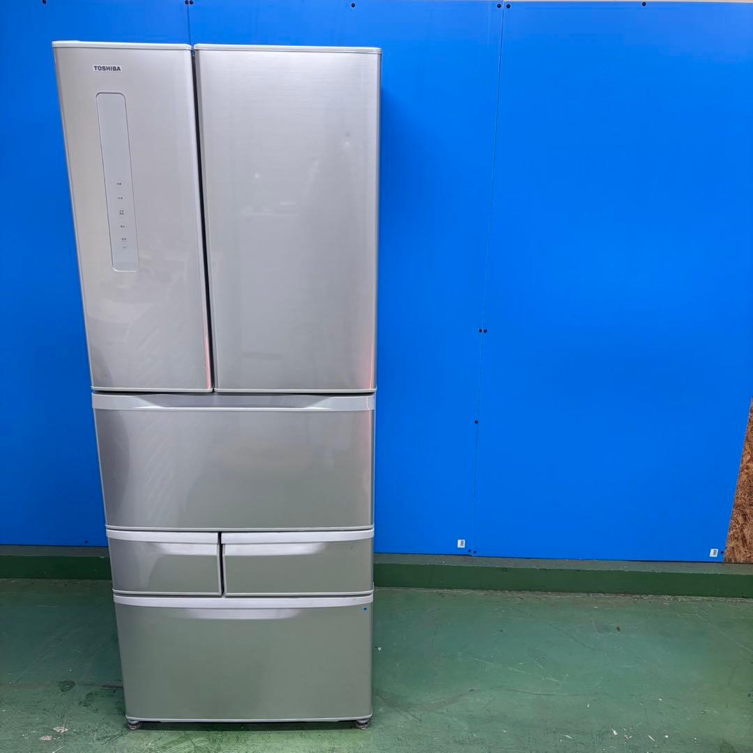 642 東芝　大型冷蔵庫　400L強　小型　家庭用　自動製氷　観音開き　シルバー