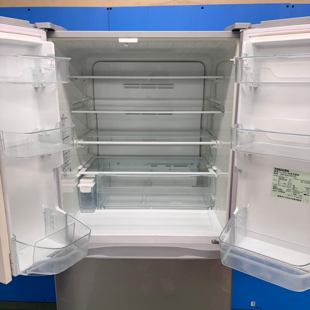 642 東芝　大型冷蔵庫　400L強　小型　家庭用　自動製氷　観音開き　シルバー