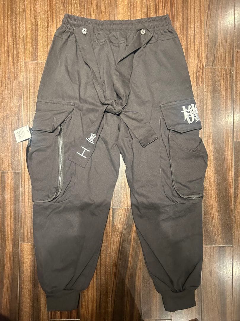 めりり　カーゴパンツ 黒 ジッパーポケット付き