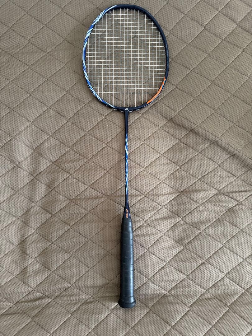 YONEX アストロクス100zz ダークネイビー　3UG5 美品
