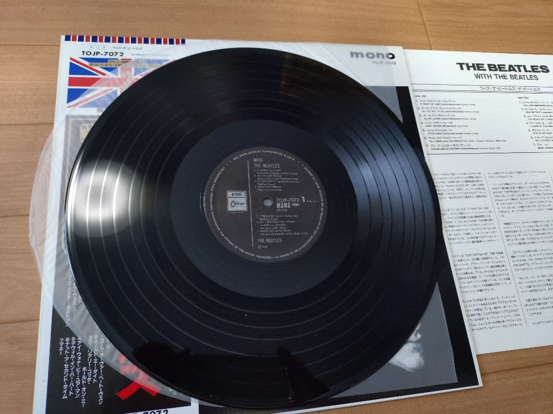 The Beatles モノラルレコード　30周年記念盤　新国旗帯