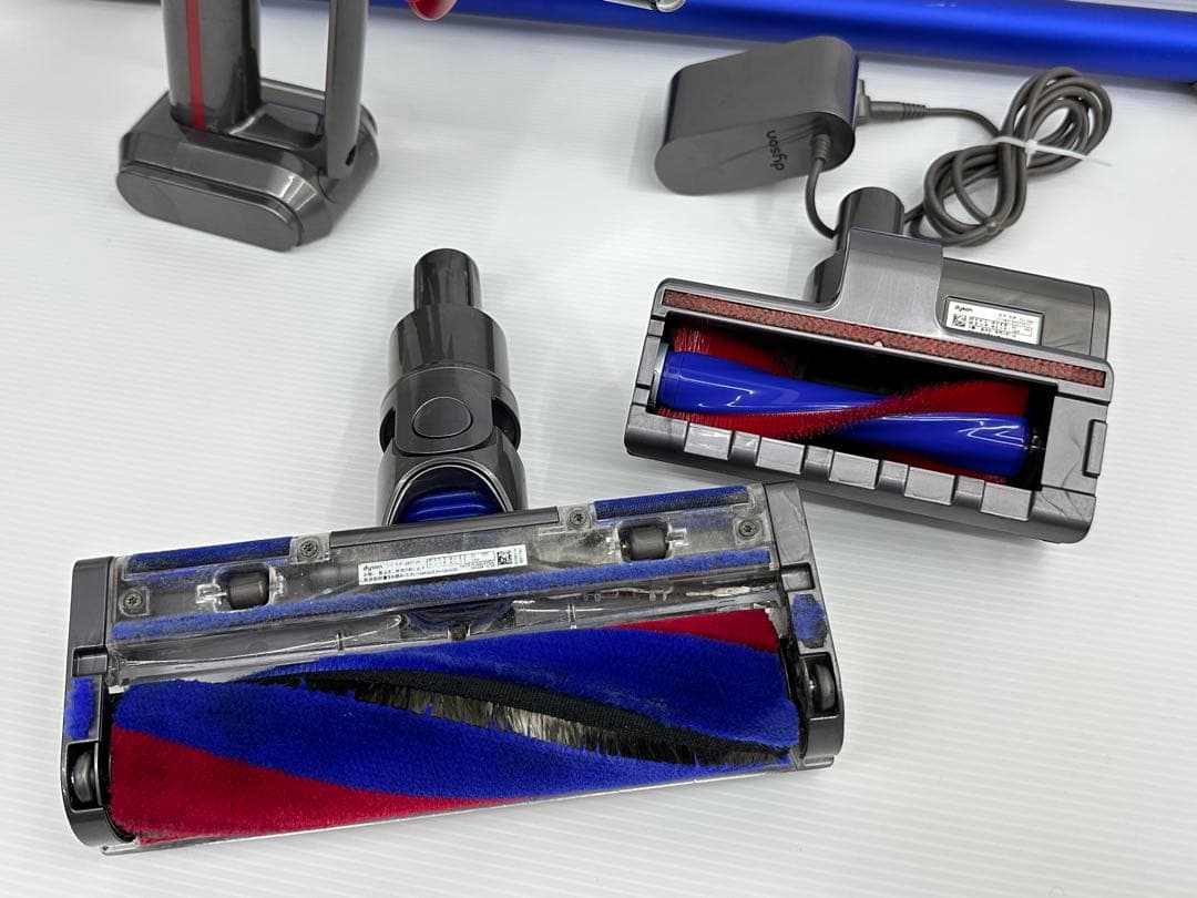 中古　格安　ダイソン　掃除機　SV21 本体　ヘッド　パイプ　純正バッテリー付き