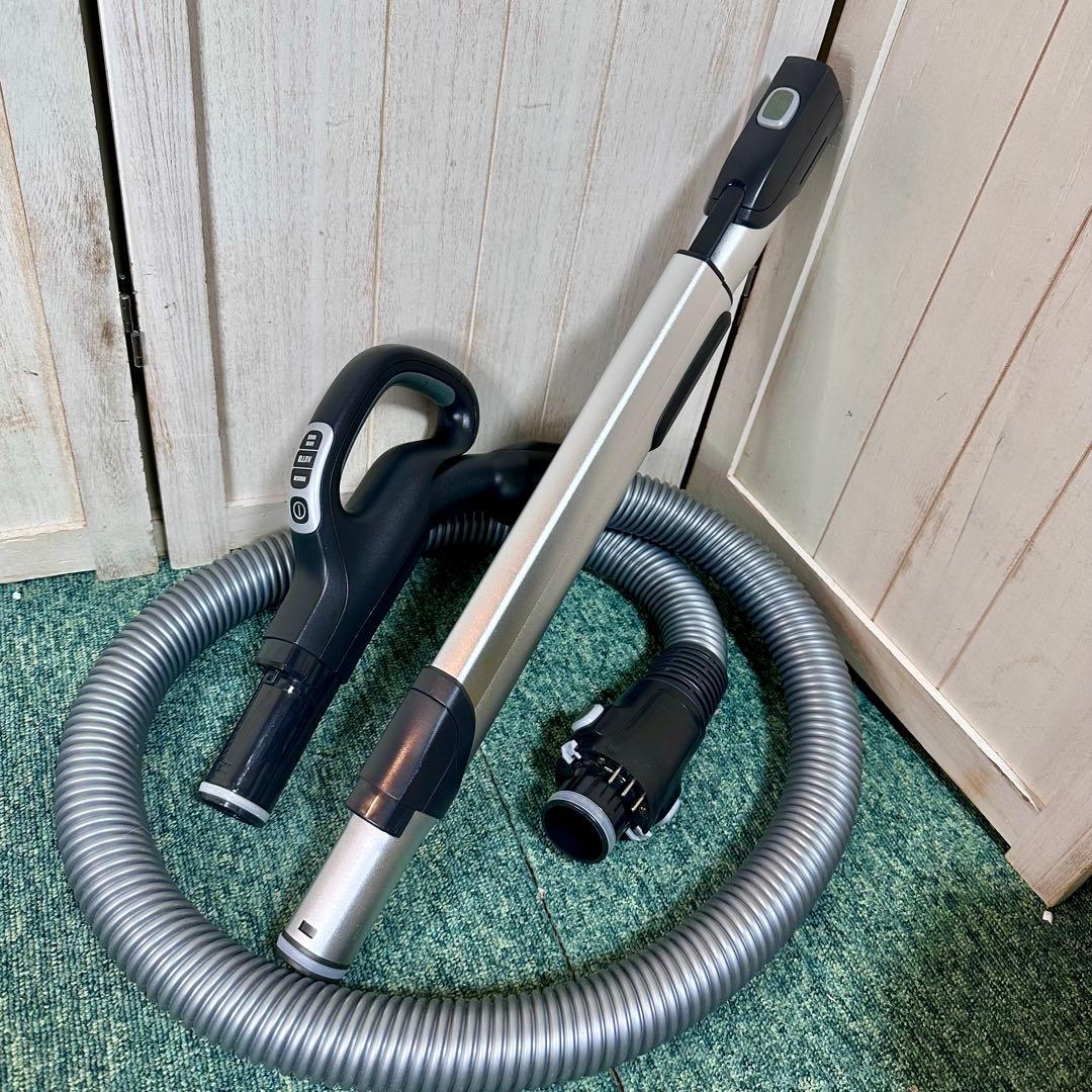 エレクトロラックス エルゴスリー オート 紙パック式 掃除機 EET530SO