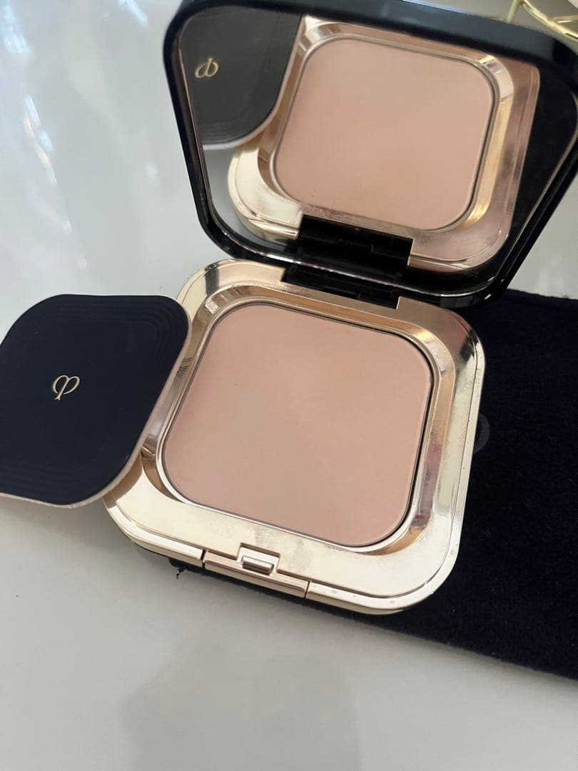 クレドポー　プードル　コンパクトエサンシエルn