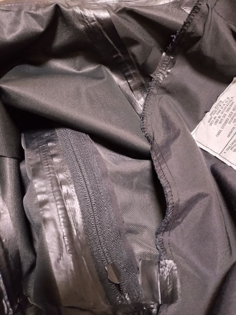 S.W.I. INC製 ECWCS Gen2型パーカー S-R メンテナンス済