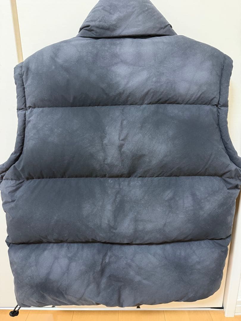 専用ディーゼル　ダウンベスト　メンズ　46 MからＬ　新品同様