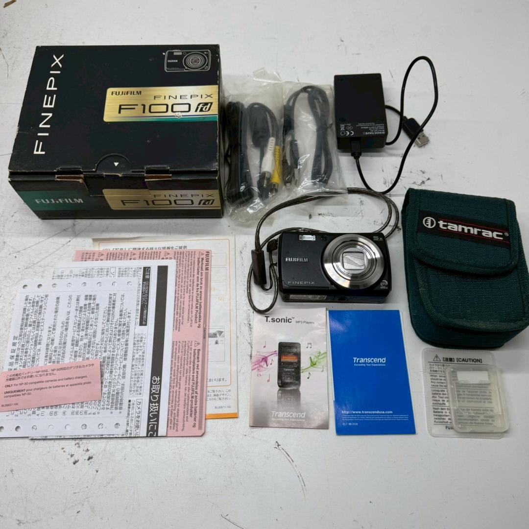 T◆　FUZIFILM　Finepix　ブラック　Ｆ100fd　デジタルカメラ