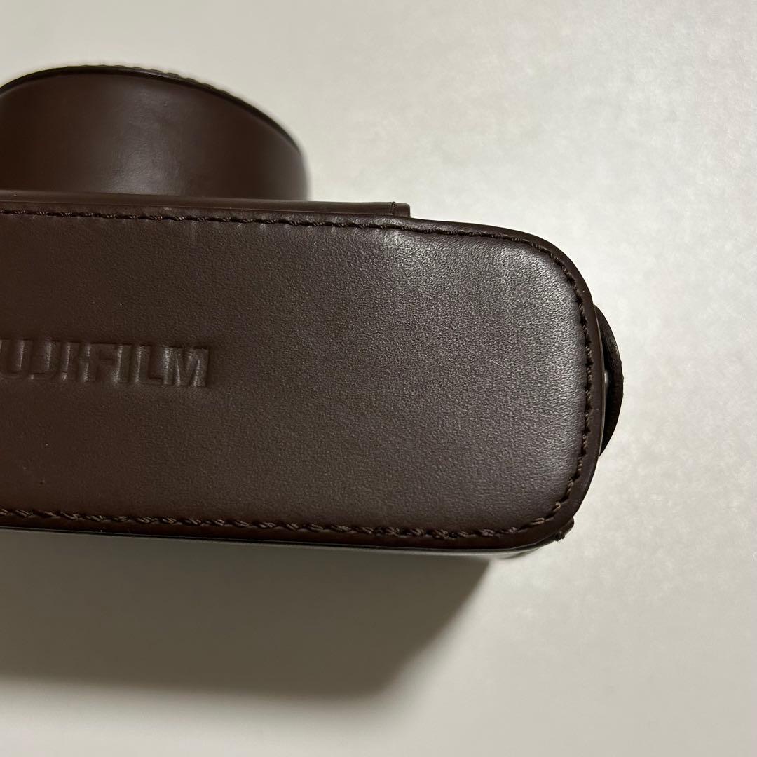 【美品】FUJIFILM X100F シルバー 純正レザーケース＋サムグリップ付