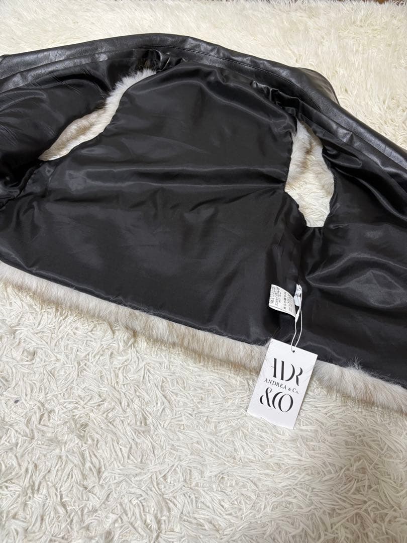 新品　タグ付き　ANDREA&Co. フェイクファーライダースベスト
