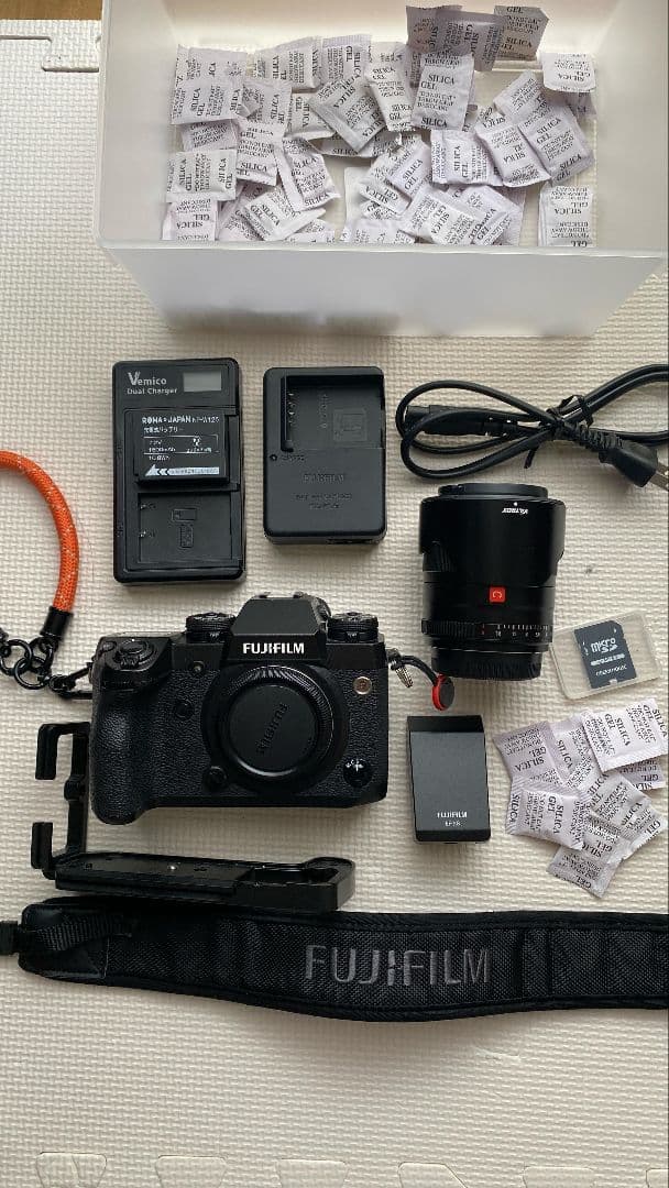 デジタルカメラ FUJIFILM XH 1 + VILTOX 1.4 33MM AF