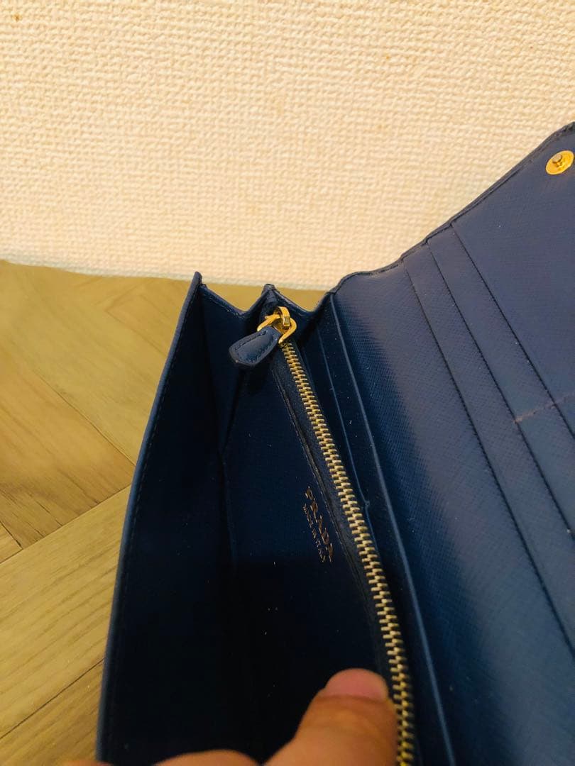 PRADA ネイビー 長財布 ケース付き