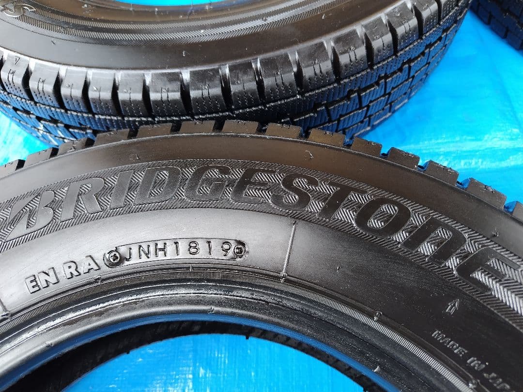 Ⓑ145R12・LT【1/2】軽トラ用スタッドレス・鉄ホイール付、２本分割