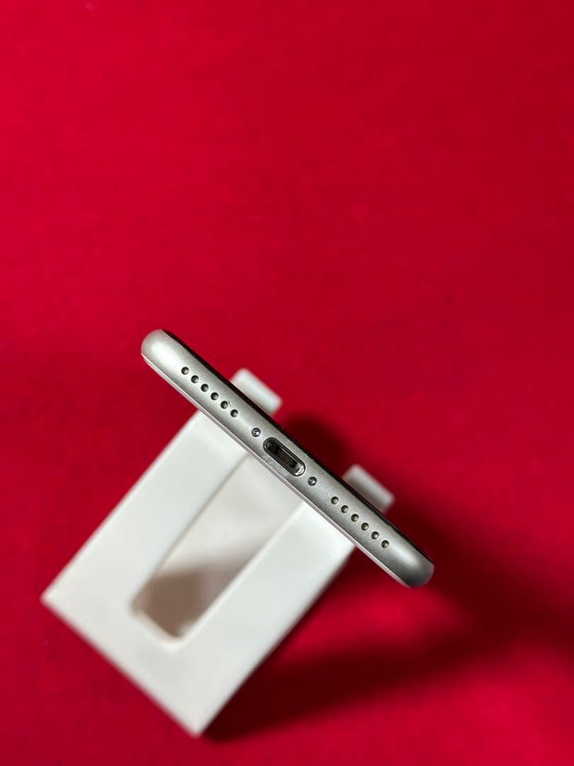 【3589】iPhone SE3第3世代スターライト 128GB simフリー