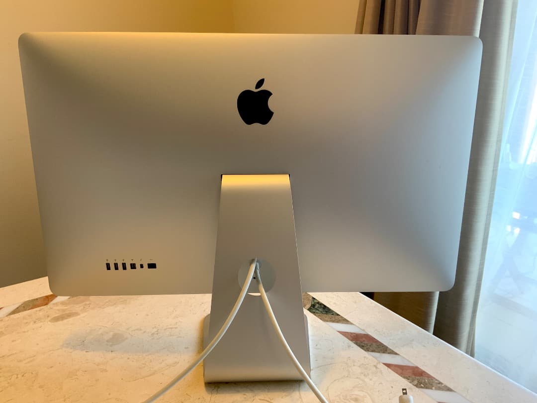 ディスプレイ・モニター本体 Apple Thunderbolt Display (27-inch)
