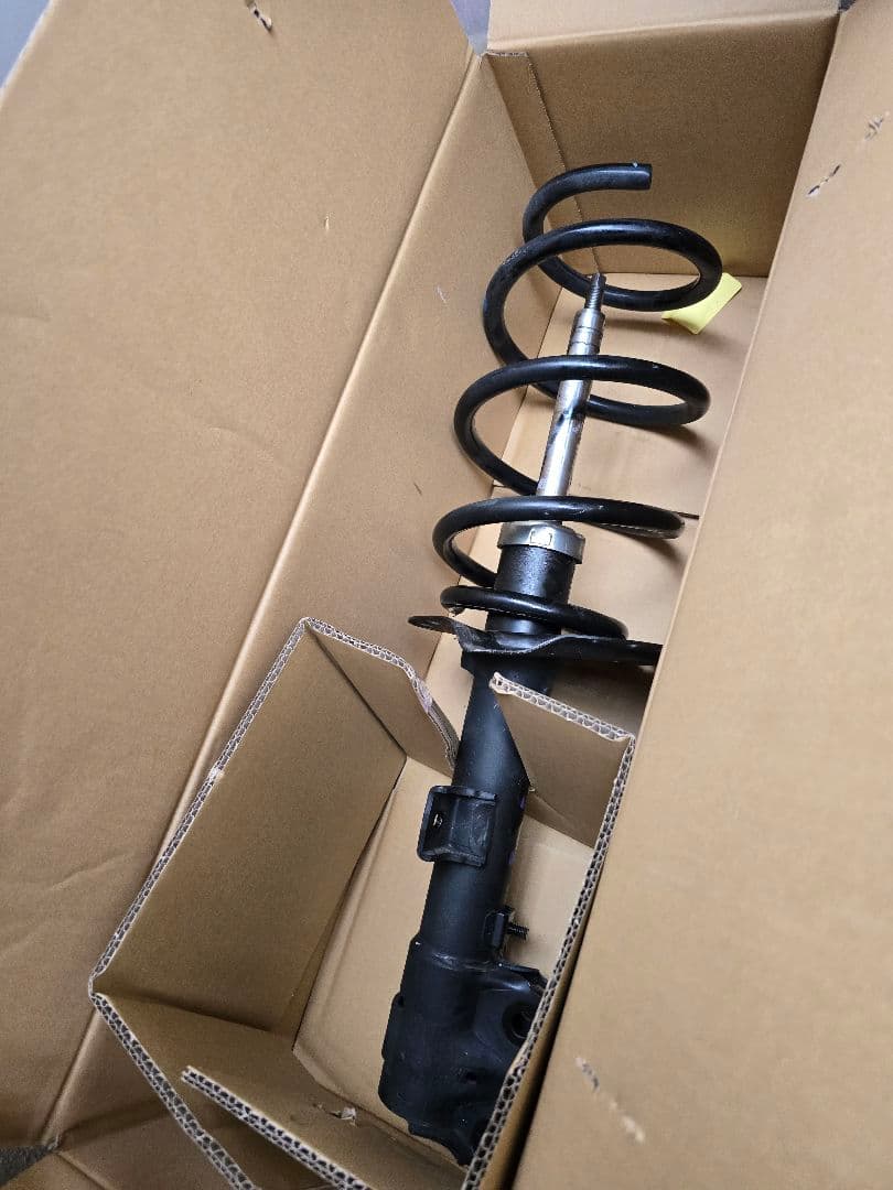 デリカD5 後期　純正サスペンション