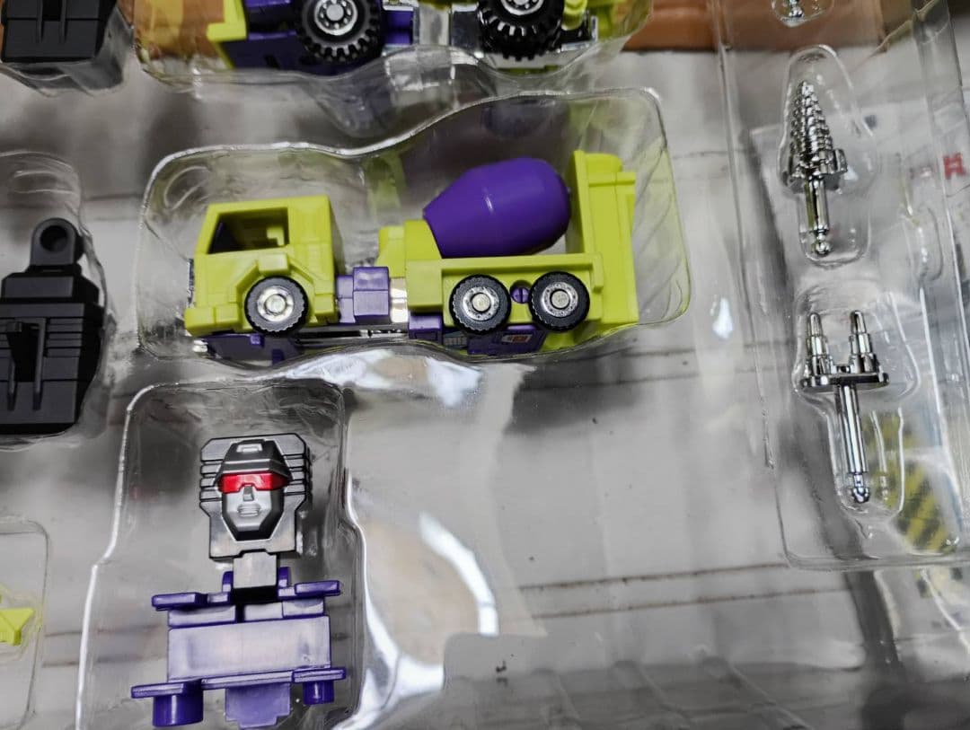 激レア!開封品 トランスフォーマーアンコール復刻版巨人兵デバスター