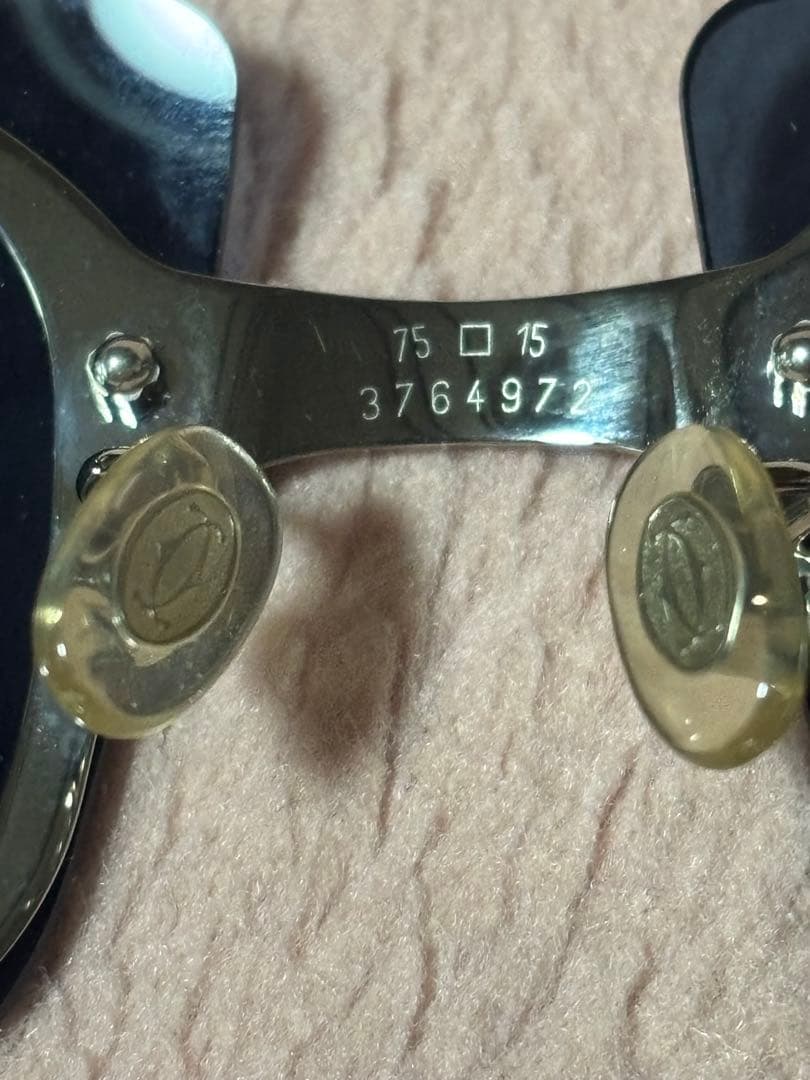 カルティエ　サングラス　特異デザイン