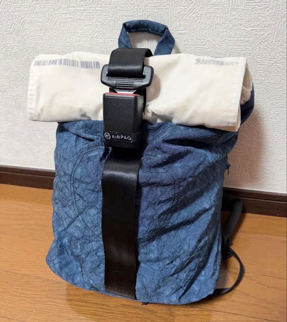 AIRPAQ (エアパック) ブルー&ホワイト バックパック