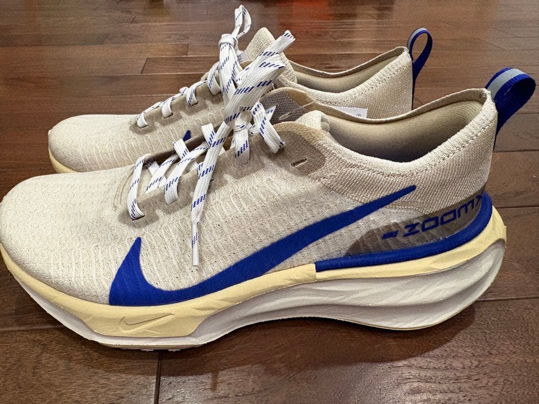 新品　NIKE インヴィンシブルランFK 3 ベージュ　25.5㎝　H3