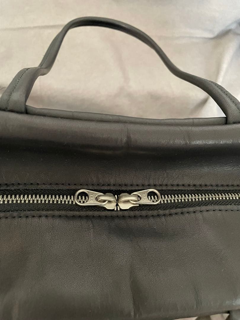 バッグ M071 MORMYRUS GLOSS LEATHER TOTE BLACK