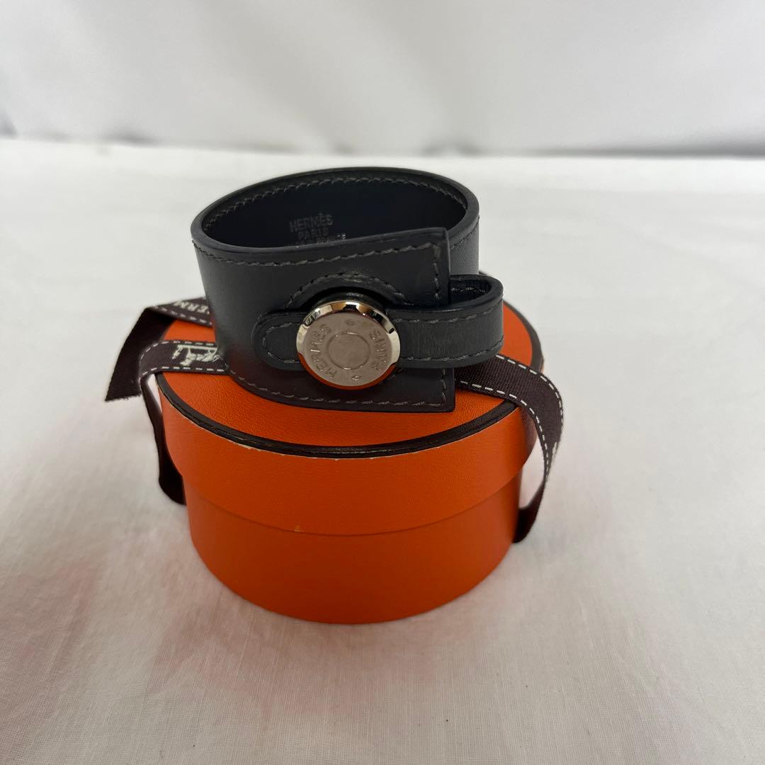 美品 HERMES レザーブレスレット バングル セリエ　D刻印