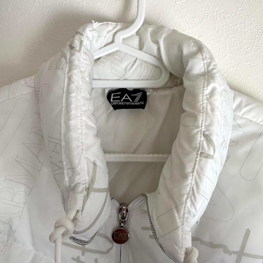 EA7 Emporio Armani ホワイト ジャンパー　EA7模様で高見え♡