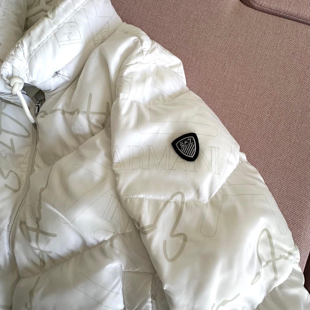 EA7 Emporio Armani ホワイト ジャンパー　EA7模様で高見え♡