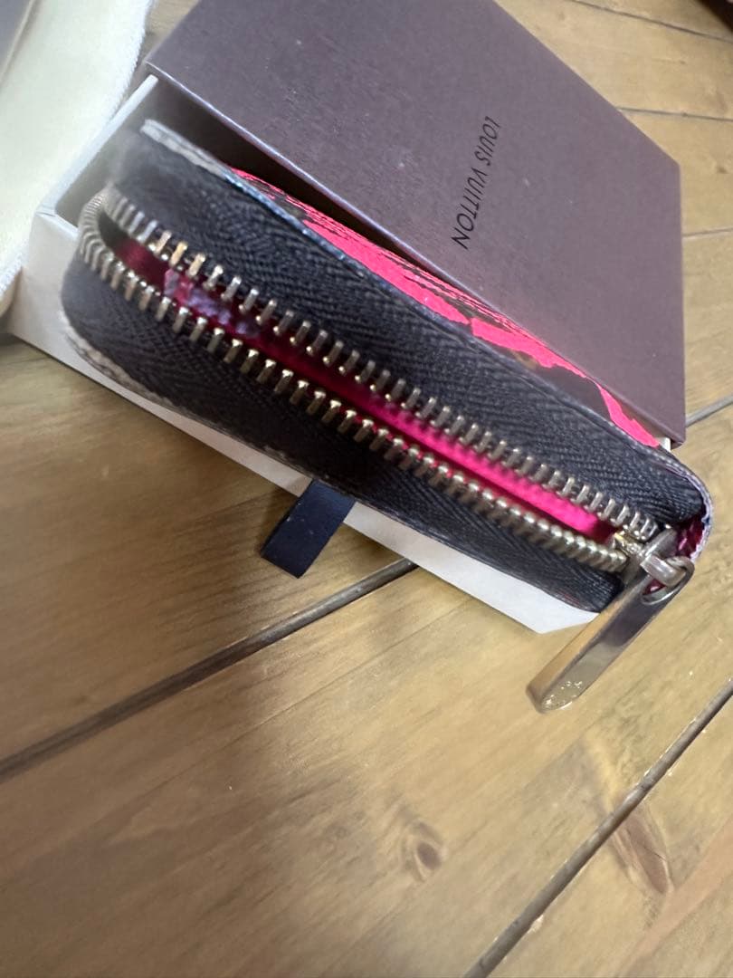 ルイヴィトン　ジッピーパースケース　モノグラムグラフィティ