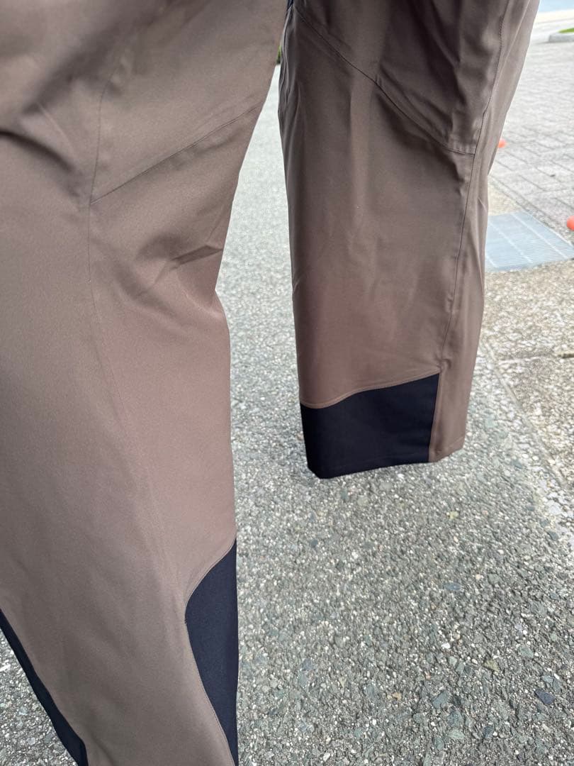 デサントスキーウェア中古　超美品　有名スキーヤー着用モデル