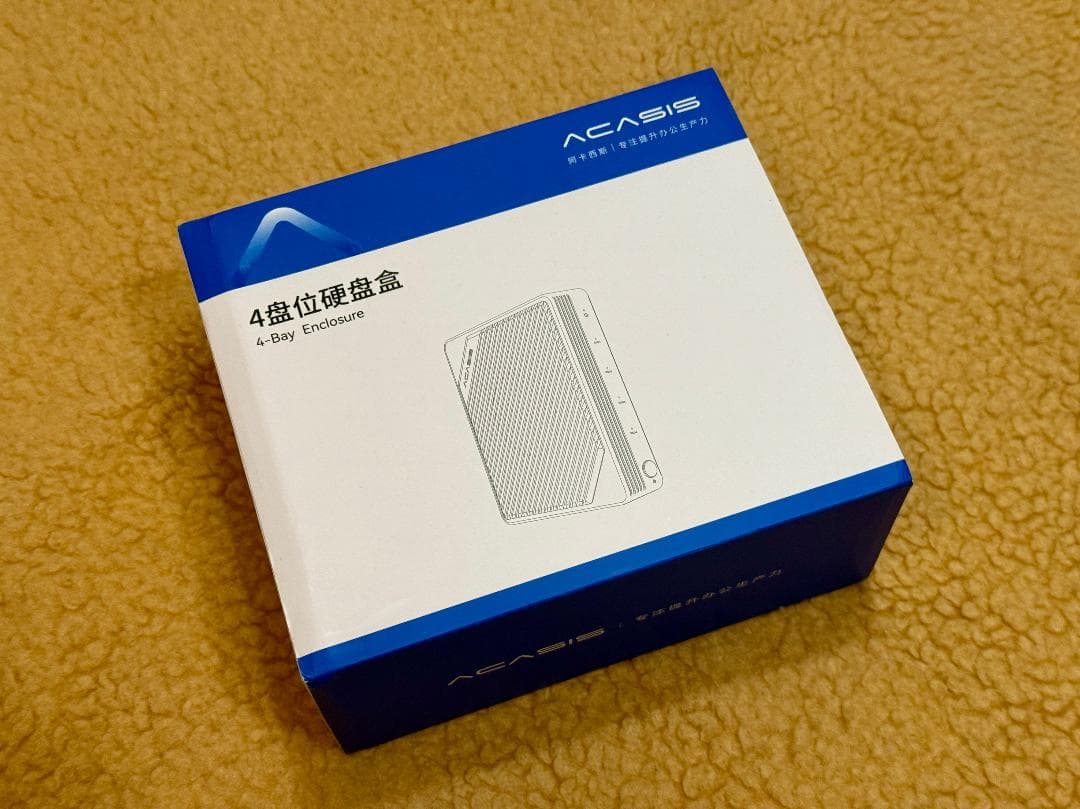 Acasis 4 Bay 40Gbps M.2 NVMe SSD ケース