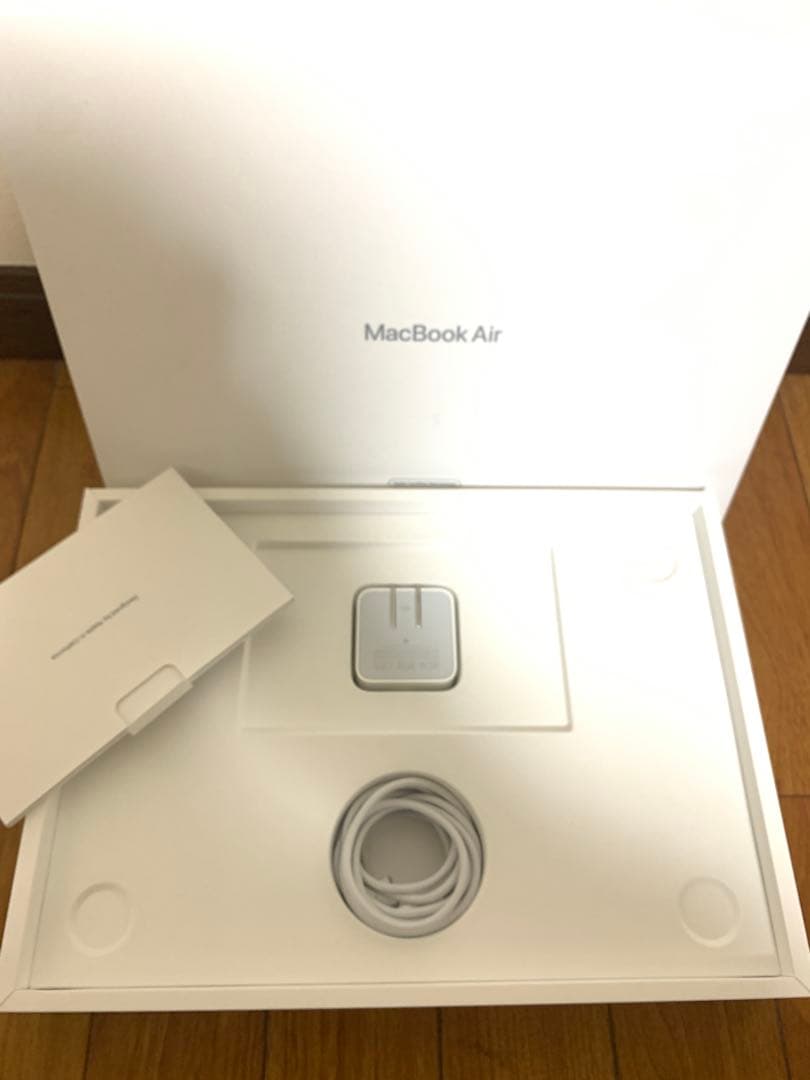 MacBook Air 2022 Apple M2チップ13 インチ