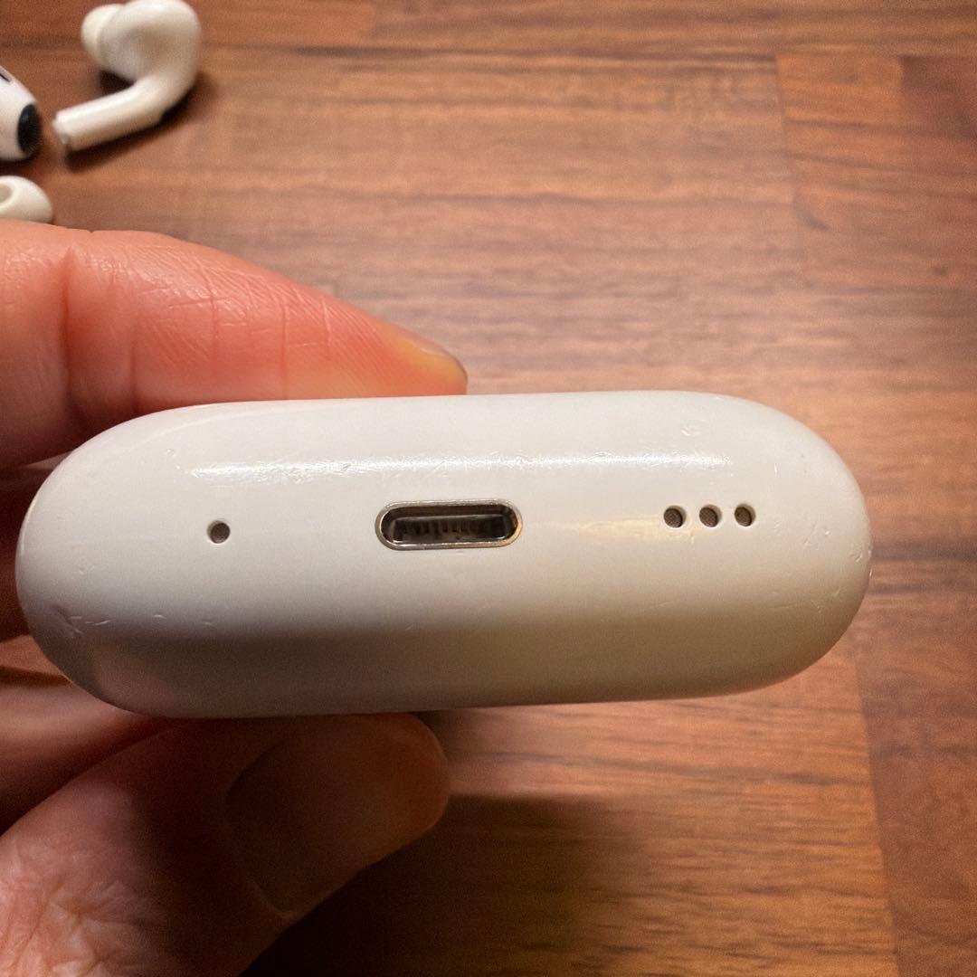 AirPods Pro2 本体 充電ケース 付属品(左イヤーチップのみ破損)
