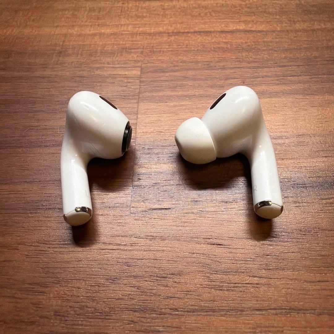 AirPods Pro2 本体 充電ケース 付属品(左イヤーチップのみ破損)