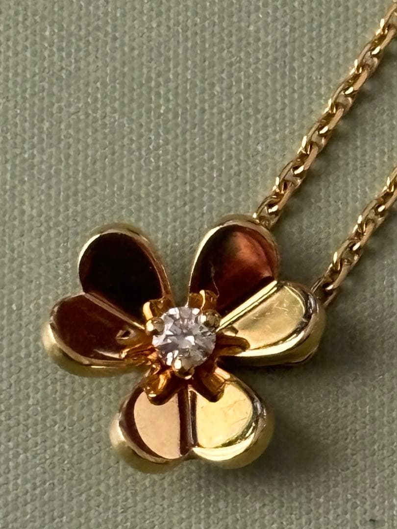 ヴァンクリーフ&アーペル　フリヴォルミニペンダント