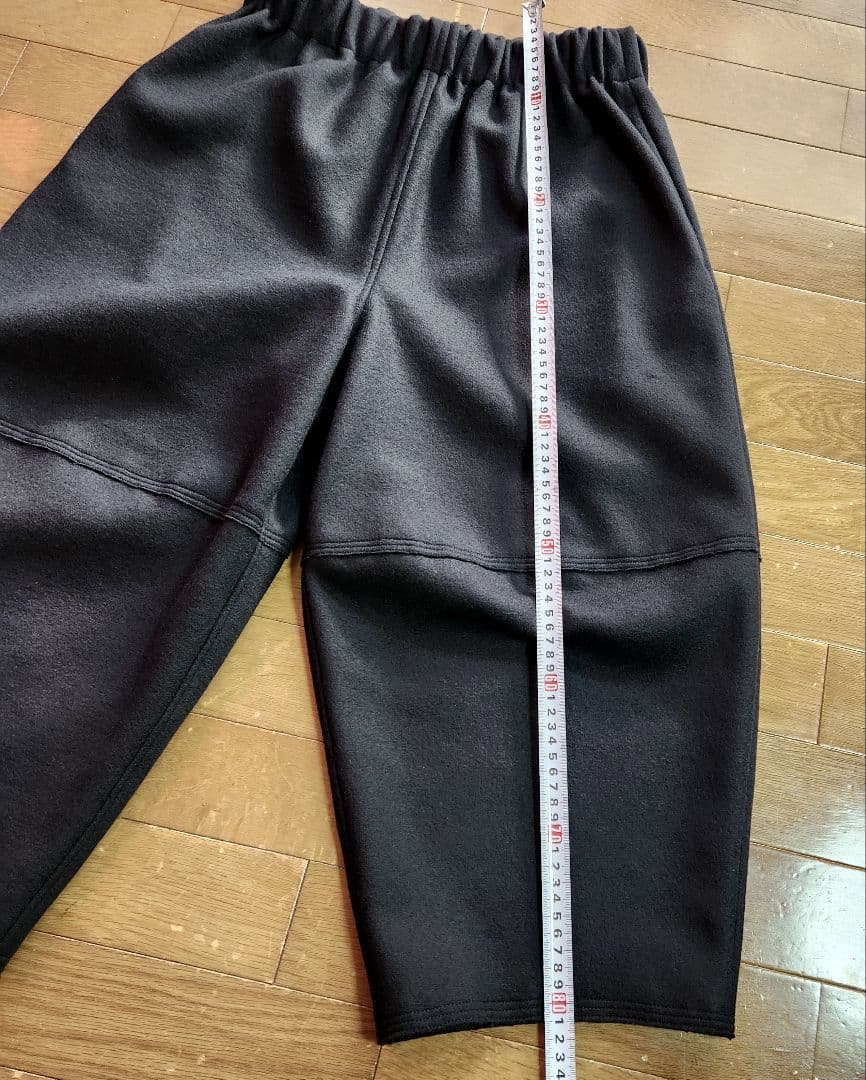 あーちゃん　バルーンパンツ　圧縮ウールニット黒