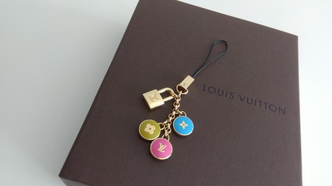 LOUIS VUITTON ビジュー テレフォンヌ パスティーユ ストラップ