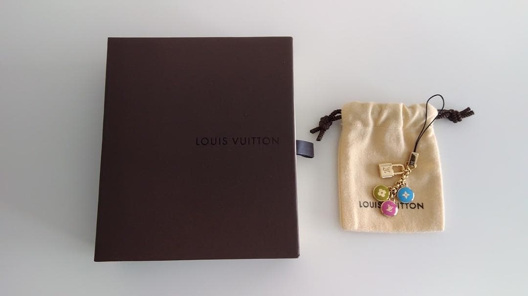 LOUIS VUITTON ビジュー テレフォンヌ パスティーユ ストラップ