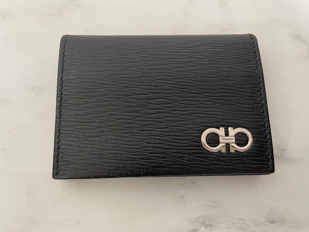 【FERRAGAMO 】フェラガモ ガンチーニ 名刺入れ レザー 黒