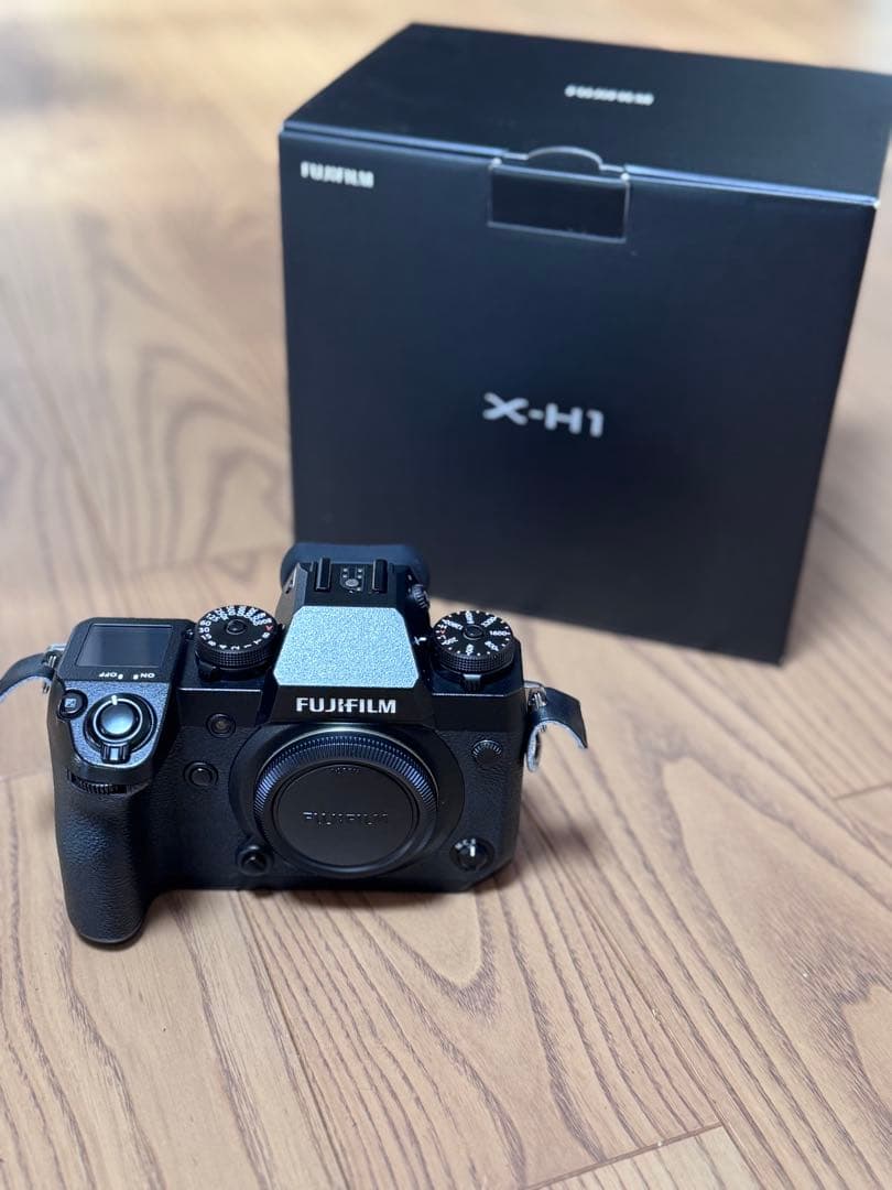 FUJIFILM X-H1 富士フイルム 予備のバッテリー付き中古品