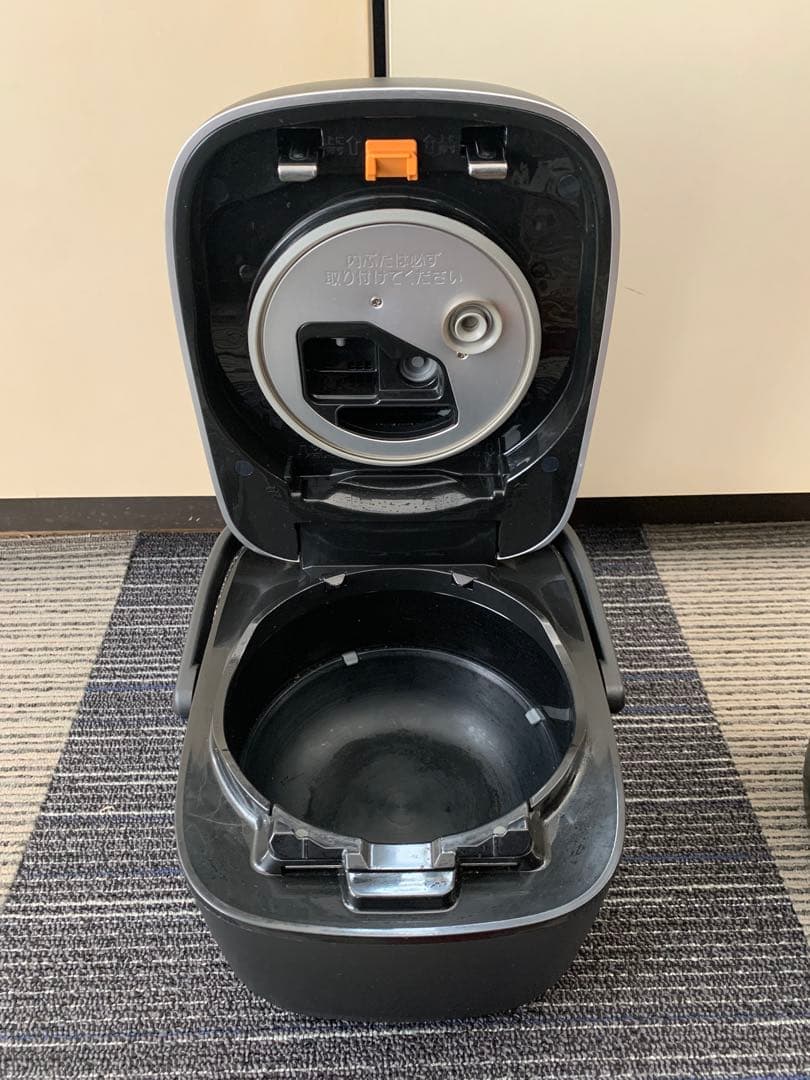 【象印】圧力IH炊飯ジャー5.5合炊き「炎舞炊き」NW-PH10E2（中中古品）