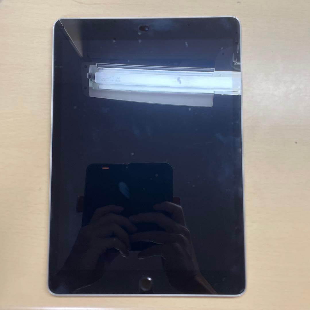 iPad第9世代Wi-Fi + Cellular　本体