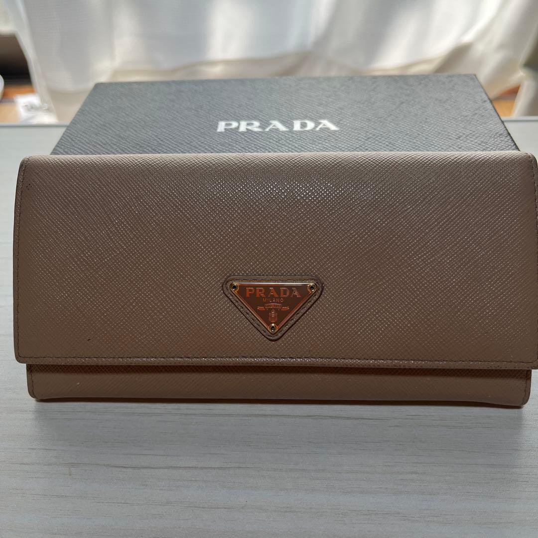 PRADAプラダ ベージュ系　長財布
