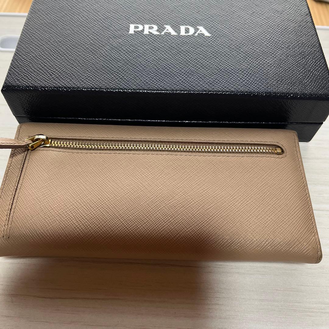 PRADAプラダ ベージュ系　長財布