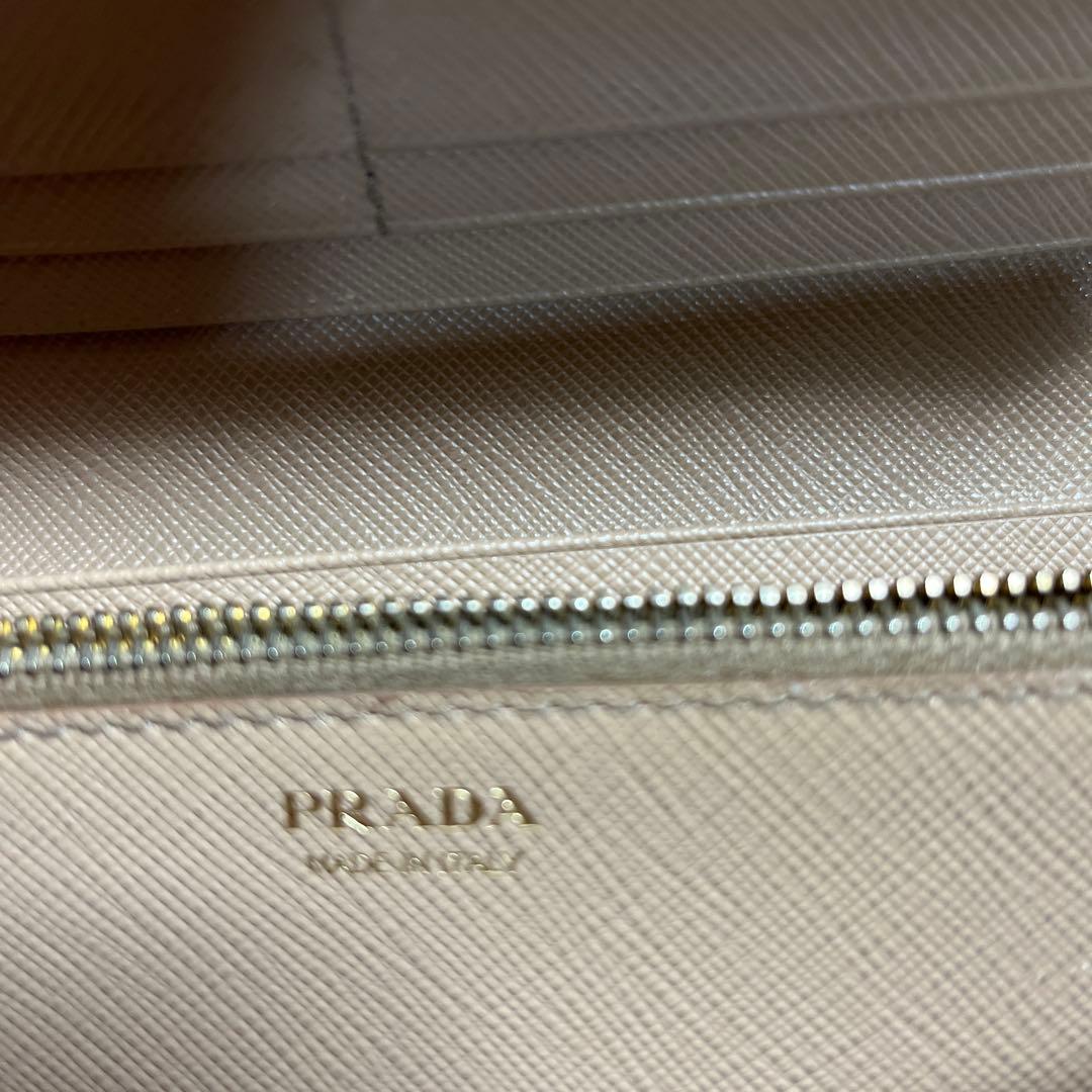 PRADAプラダ ベージュ系　長財布